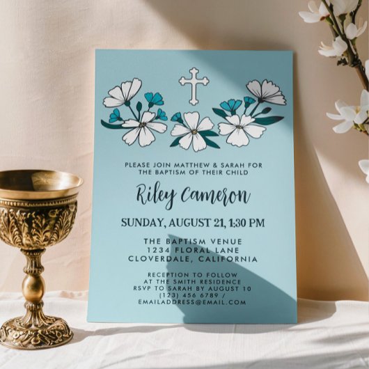 習慣的な白い青い花の少年バプテスマ 招待状