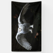 翼が開いたスノーフクロウ 横断幕 (縦)