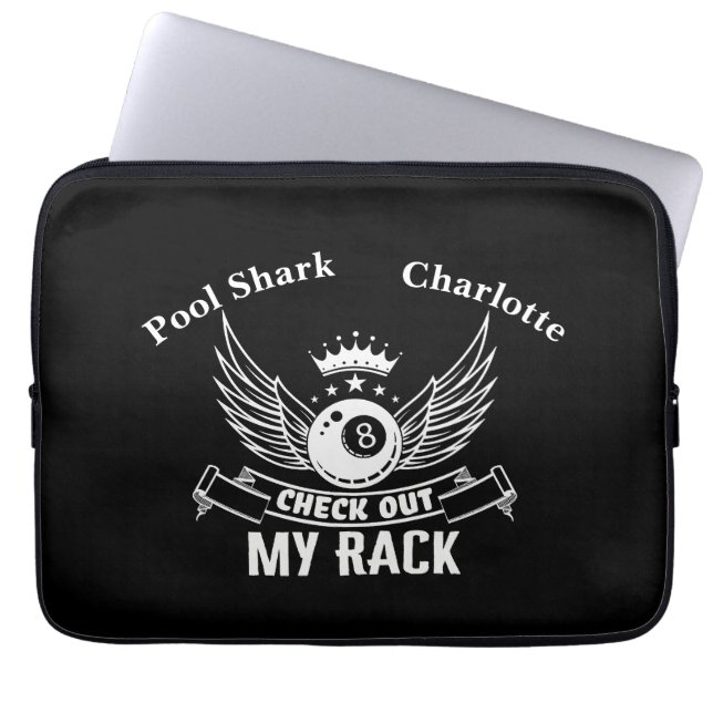 翼とクラウンことわざ付きビリヤードデザイン ラップトップスリーブ (正面)