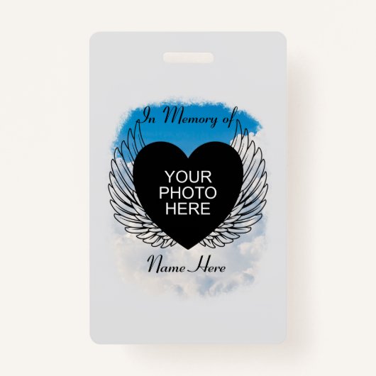 翼と雲を思い出して安らかに眠る バッジ (正面)