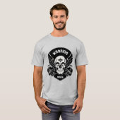 翼のあるスカルのアートワーク Tシャツ (正面フル)