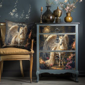 翼のあるロマンティックなフェアリーテイルの森のユニコーン クッション