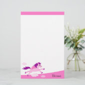 翼の名前入りな名前のかわいいピンクの馬 便箋 (スタンド正面)