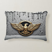 翼を広げた金の鷲の紋章 アクセントクッション (裏面)