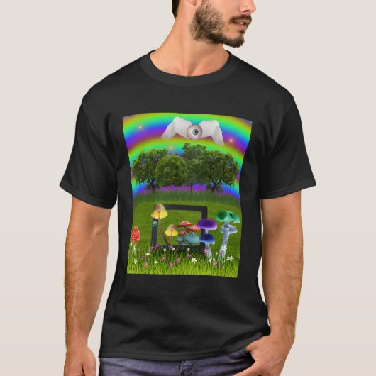 翼を持つ夢の中の美的なキノコの目風変わり Tシャツ (正面)