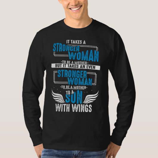 翼を持つ息子の母になるための強い女性 Tシャツ (正面)