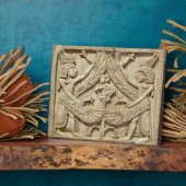 翼ゲニイ、アッシリア時代、紀元前750年(アイボリー) フォトプラーク (側面)