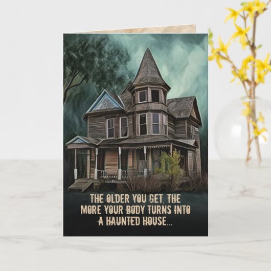 老おもしろい年は家のよう幽霊のよく出るな誕生日 カード (黄色い花)