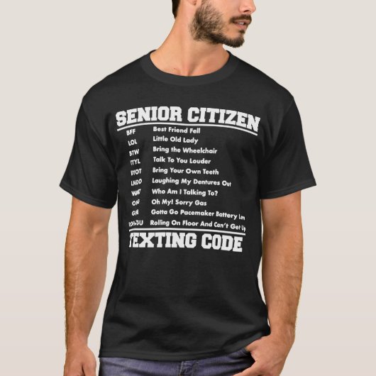 老人メールや文字を打つ法退職老人Wo Tシャツ (正面)