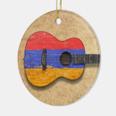 老化させ、擦り切れたなアルメニアの旗のアコースティックギター セラミックオーナメント (左)