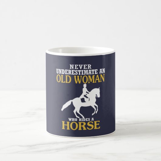 老女は馬に乗ります コーヒーマグカップ (中央)