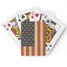 老朽化したアメリカ国旗の陸軍ブートキャンプ兵士