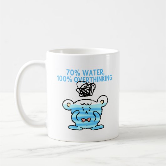 考えすぎるクマのマグカップ – 70% 水、100% 思考 コーヒーマグカップ (左)