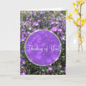 考えるの紫色のワイルドフラワーフォトカスタム カード (黄色い花)