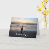 考えるの美しいビーチ夕日 カード (黄色い花)