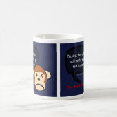 考えるものをにもかかわらず、愚かさはギフトではないです コーヒーマグカップ (中央)