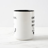 考える寝る繰り返す寝てるネコ ツートーンマグカップ (中央)