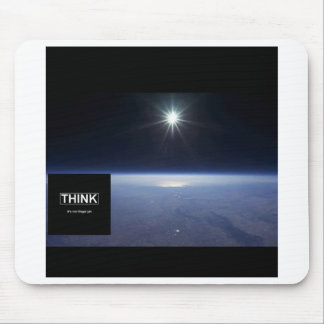 「考え未だ違法ではない」FEマウスパッド マウスパッド