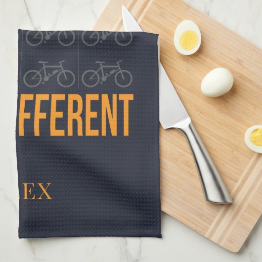 考え違う逆曲バイクもしくは自転車に乗る人パーソナライズされた周期 キッチンタオル (四つ折り)