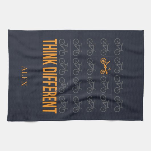 考え違う逆曲バイクもしくは自転車に乗る人パーソナライズされた周期 キッチンタオル (横)