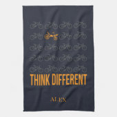 考え違う逆曲バイクもしくは自転車に乗る人パーソナライズされた周期 キッチンタオル (縦)