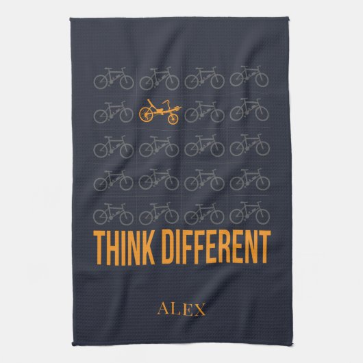 考え違う逆曲バイクもしくは自転車に乗る人パーソナライズされた周期 キッチンタオル (縦)