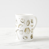 考古学的な片の骨灰磁器のマグ ボーンチャイナマグカップ (正面右)