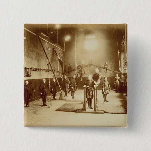 耳が聞こえなく、物の言えない施設の女の子の体育館、 缶バッジ (正面)