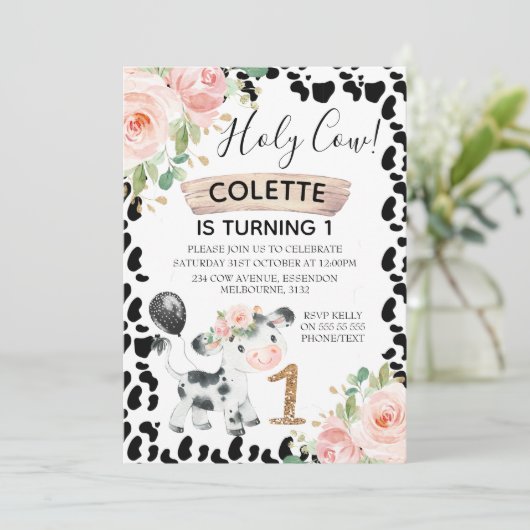 聖い牛のフローラと牛のプリントの最初の誕生日の招待 招待状 (スタンド正面)