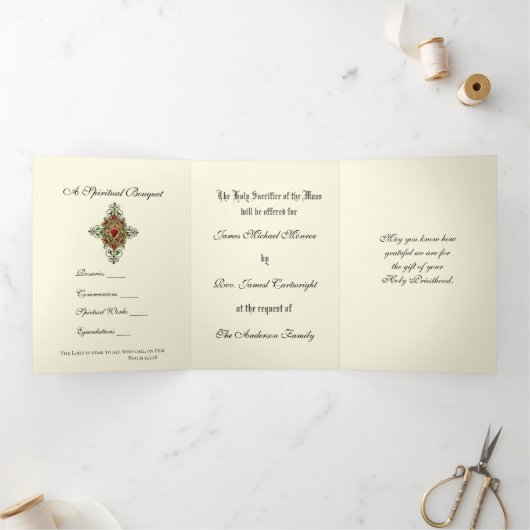 聖なるハートマリアを供えるカトリック司祭 三つ折りカード (内部)