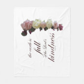 聖なる書物、 経典、詩篇33、白とピンクのバラ フリースブランケット (正面)