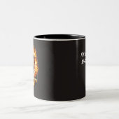 聖なる炎 - ユダのライオン コーヒーマグ ツートーンマグカップ (中央)