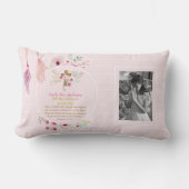 聖なる聖餐式PHOTOギフトはピンクの花を咲かせる ランバークッション (正面)