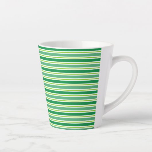 聖パトリックの日のパターン カフェラテマグ (右)