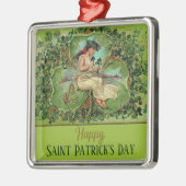 聖パトリックの日のヴィンテージガールとシャムロック メタルオーナメント (左)