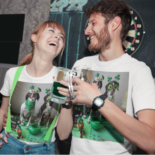 聖パトリックの日犬パーティーライトカラーTシャツ Tシャツ