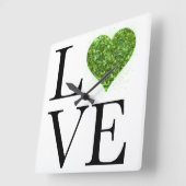 聖パトリックの日|恋|緑のきらめくハート スクエア壁時計 (傾斜)