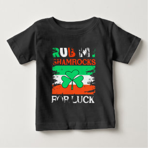 聖パトリックの日、私のシャムロックを運のために擦る ベビーTシャツ