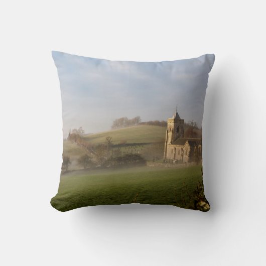 聖マリクロスワイト教会 クッション (正面)