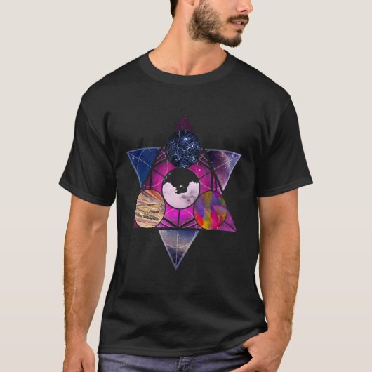 聖幾何学の三角形の神秘的 Tシャツ (正面)