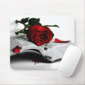 聖書と赤バラ マウスパッド (マウス)