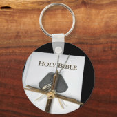 聖書に十字架を付けた犬のタグ キーホルダー (正面)