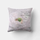 聖書のメッセージで花を落ち着かせる クッション (裏面)