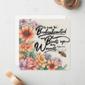 聖書の聖句Notecard - 5.25 x 5.25詩篇147:3 ノートカード (正面/裏面インサイチュ)