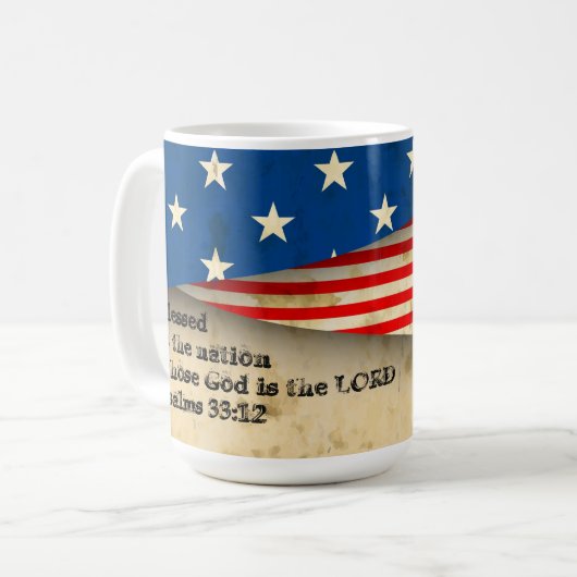 聖書の詩篇33:12ヴィンテージアメリカ国旗のマグカップ コーヒーマグカップ (正面左)