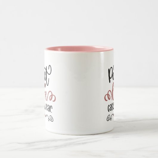 聖書の詩✝️完全な愛が恐怖を追い出す ツートーンマグカップ (中央)