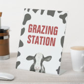 聖牛の最初の誕生日の放牧ステーション食の看板 台座サイン (インサイチュ)