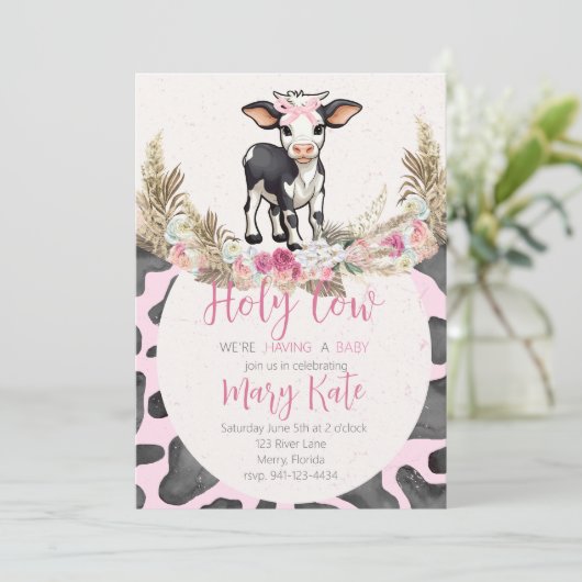 聖牛ピンクの牛のプリントの赤ちゃんシャワー 招待状 (スタンド正面)
