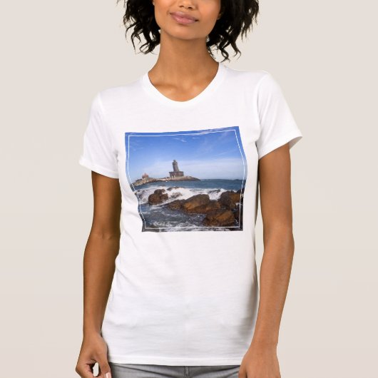 聖者のThiruvalluvarの彫像|タミル・ナードゥ州、インド Tシャツ (正面)