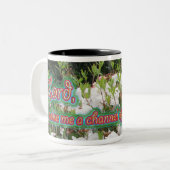 聖者フランシス島の祈りの言葉のコーヒーカップ ツートーンマグカップ (正面左)